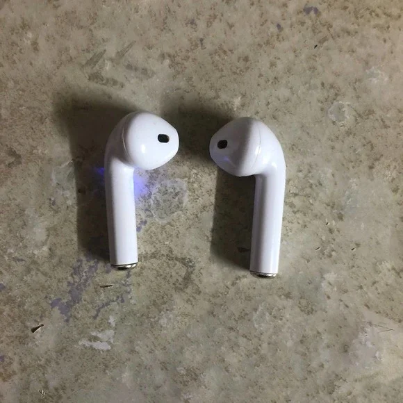 i7 Travelocity Bluetooth Twin White Earbuds - Picture 5 of 5